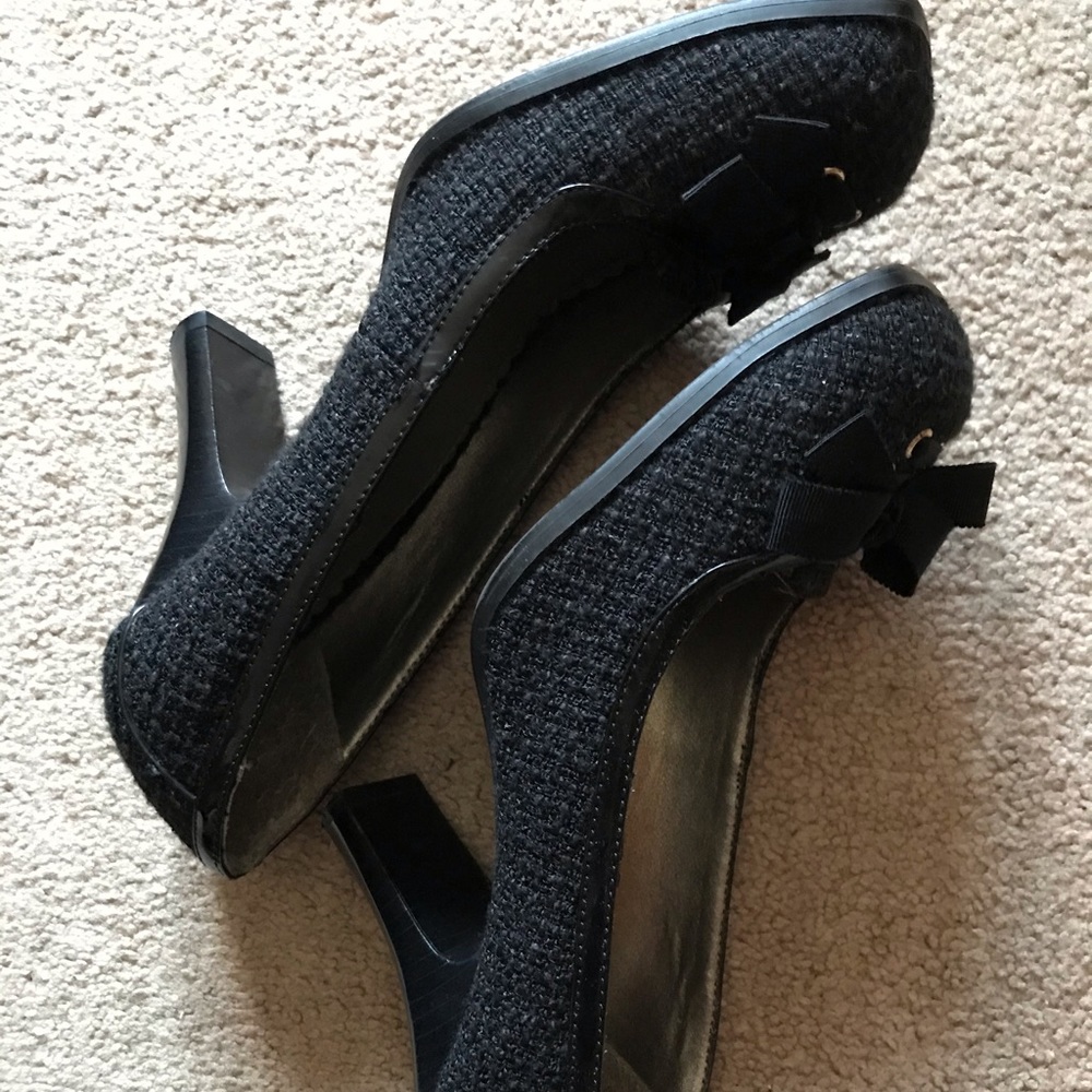 Shoes - Picture 2 of 10